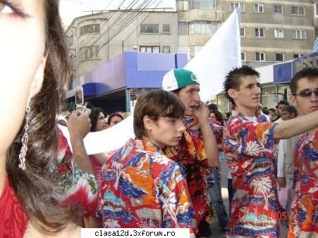 Poze si impresii - mersi lichiardopol pt poze.Vedeti ba,imi dau - Defilare