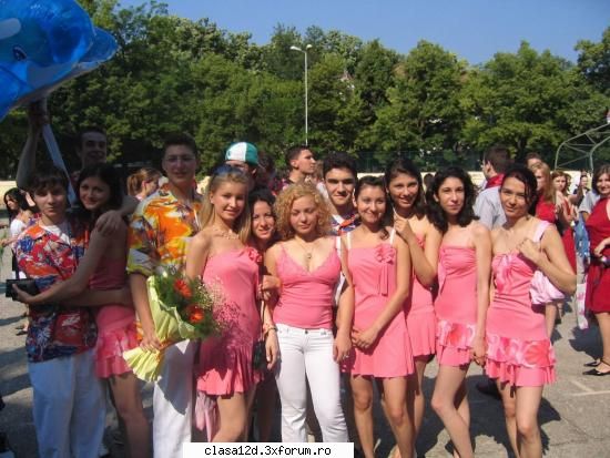 Poze si impresii - o poza de grup...mai reushita - Defilare
