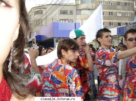 ba voi ce draq nu va ocupati delok de site-ul asta.. bogdane ma superi .. uite va pun eu poze de la